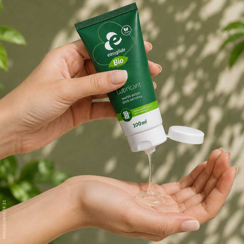 EasyGlide Bio & Natural libesti tekstuur käel